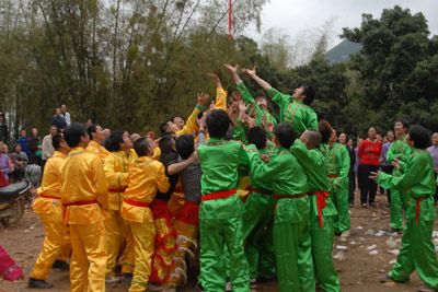 咘龙村“三圣”巡游节